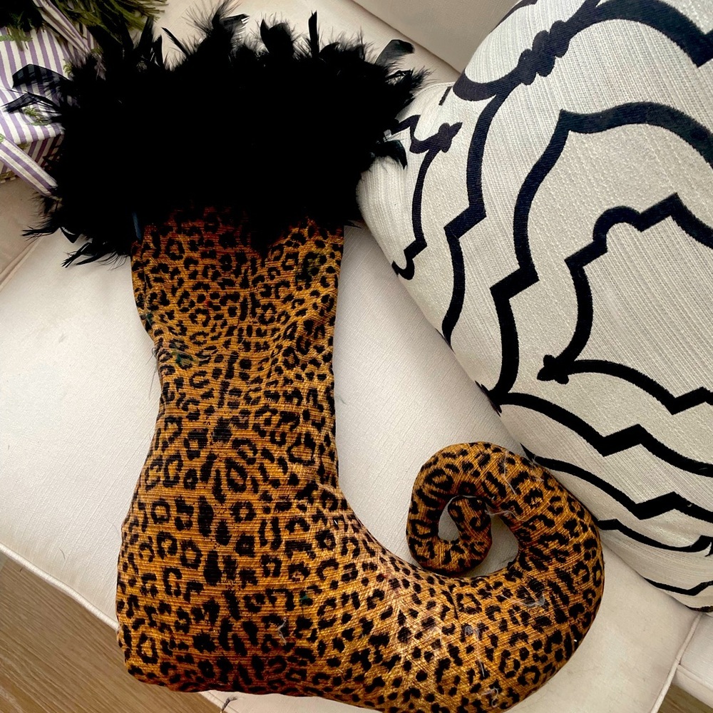 MAJOR SALE💚Lynn Carmelo cheetah stocking! 🐆